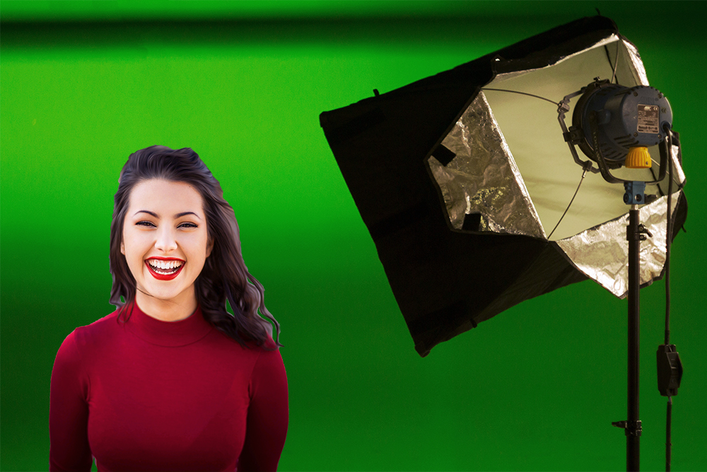 Building a green screen studio at home really does not require more than a green fabric as background and an app or application on your laptop. Here we go through what a green screen is, how it works to set up your own home and what options are available if you want to use a professional studio.